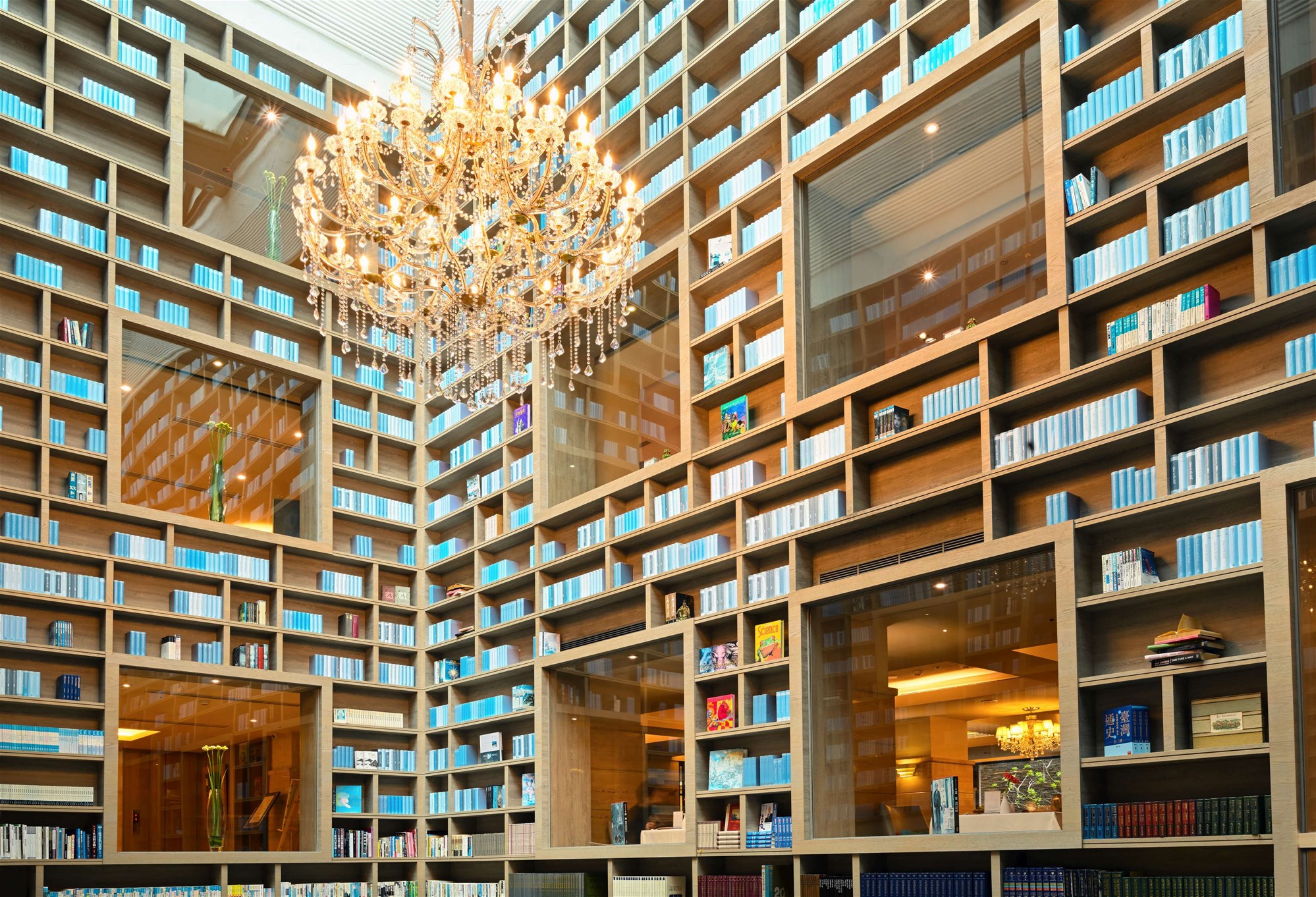 泡溫泉看恐龍一次滿足  入住大地酒店即贈恐龍展門票 再享活力早餐與專車接駁